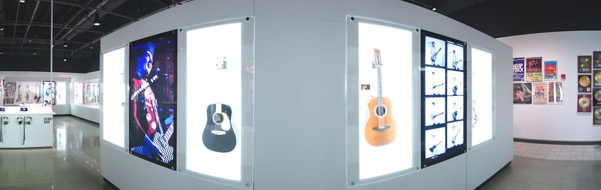 Custom Dimensional Displays | Acrylic Showcases | Cushing